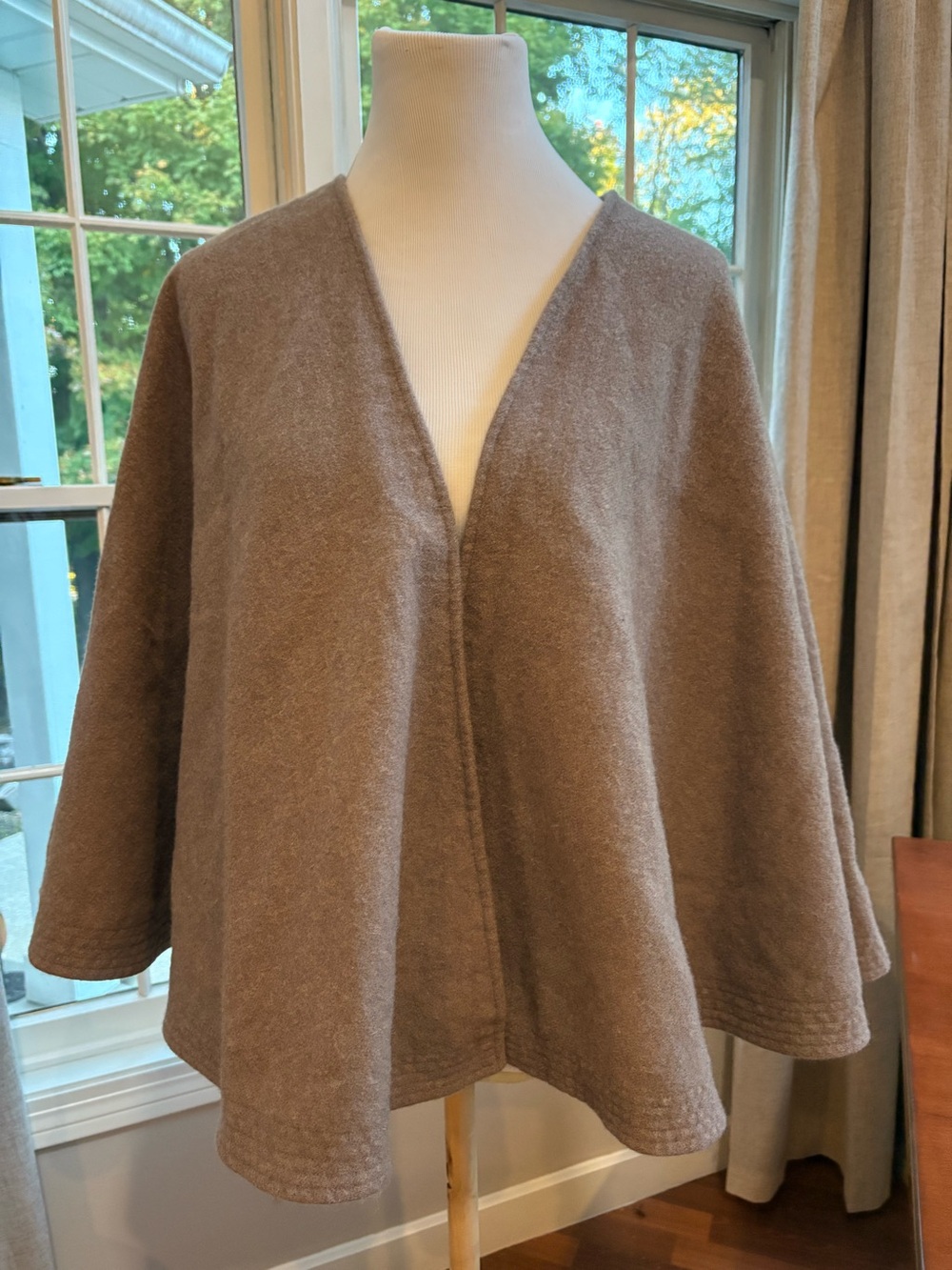 Ann Taylor Wool wrap OS